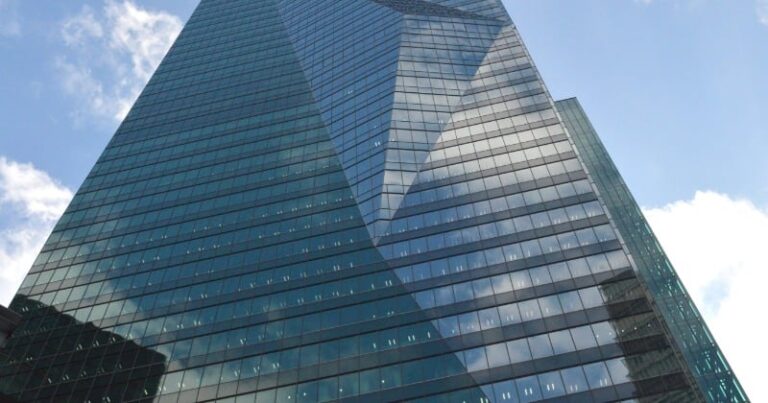 「圧巻！2メートル超の等身大掛け軸、価値220万円に驚愕」