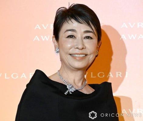 安藤優子、海の家で豪.jpg