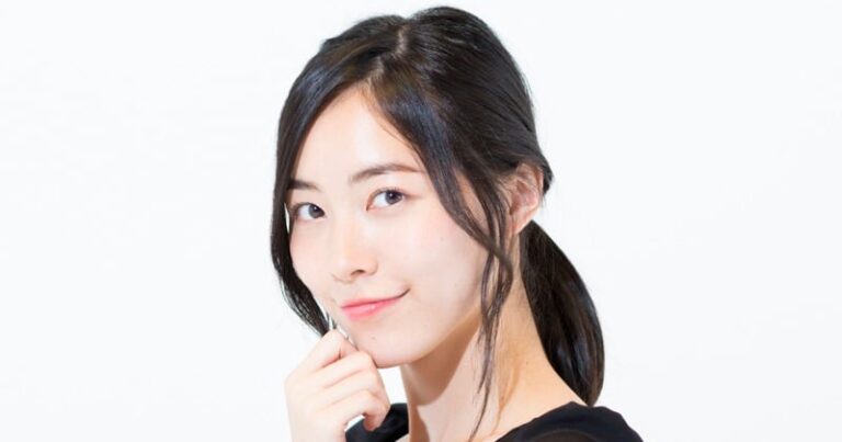 松井珠理奈、セクシー美谷間で注目！