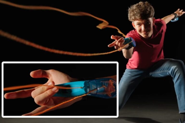「スパイダーマン気分！新玩具登場」
