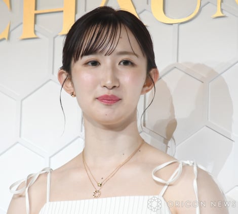 早田ひなが「ショーメ、自然美への讃歌」のオープニングイベントに出席