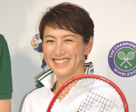 杉山愛の息子、テニス.jpg