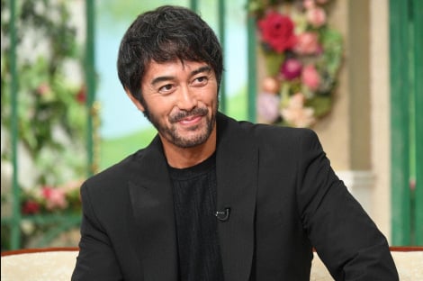 『徹子の部屋』に出演する阿部寛