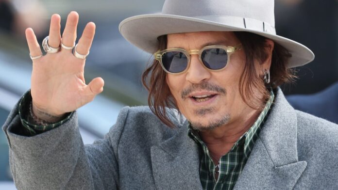 johnny-depp-looks-set-to-play-ebenezer-scrooge-in-his-first_suf7.1200.jpg
