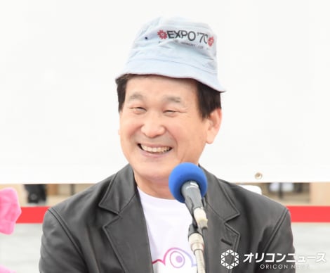 辛坊治郎氏